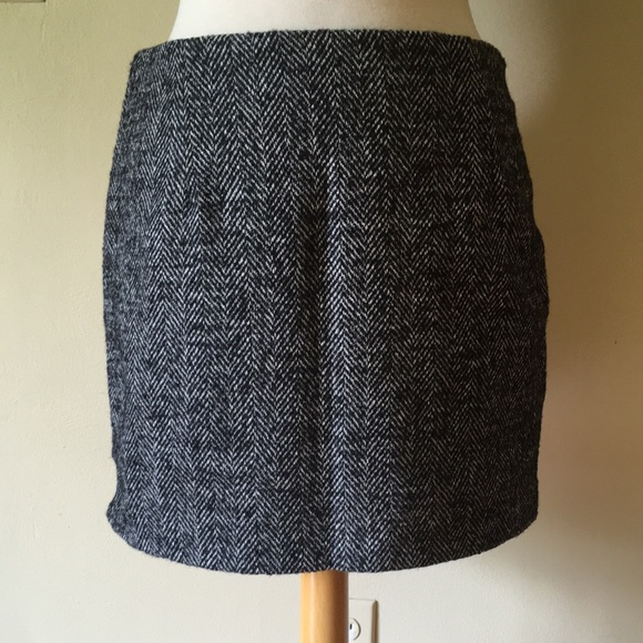 H&M Skirt - Picture 2 of 5